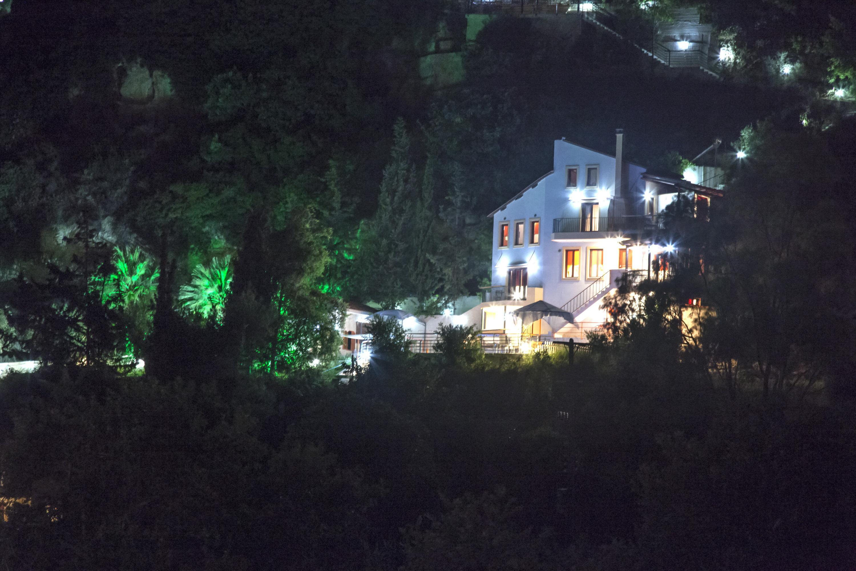 Estate Kares Aparthotel Tíliszosz Kültér fotó